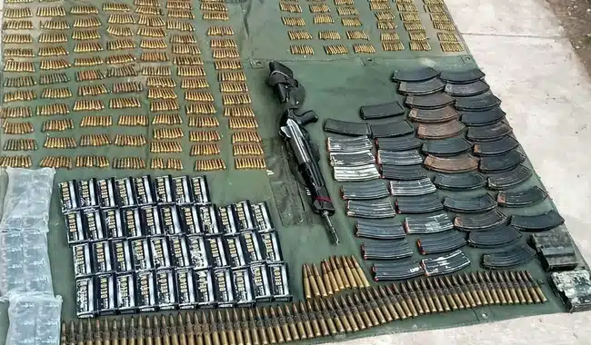 Armas y miles de municiones decomisadas