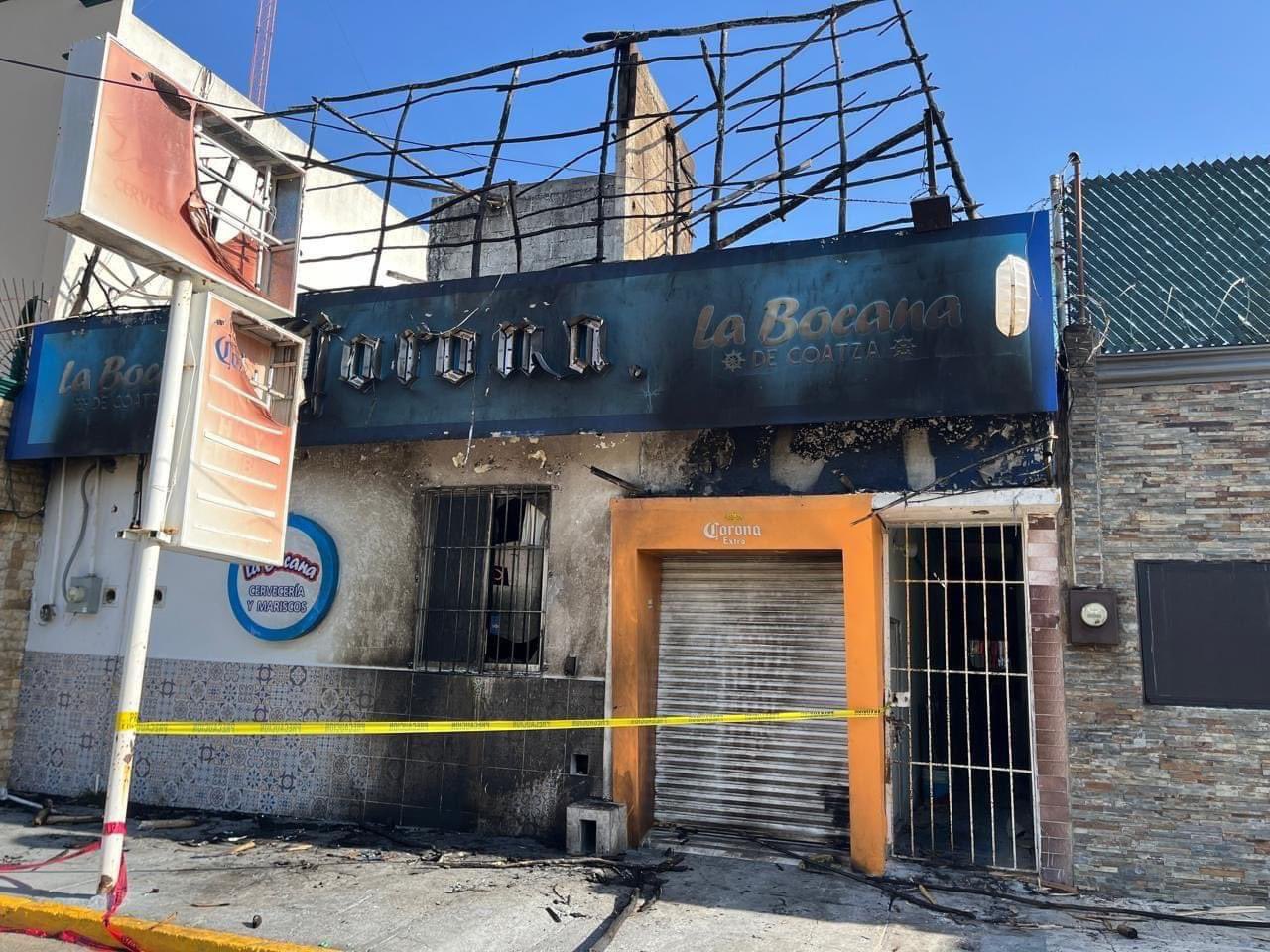 Atacan e incendian dos restaurantes en Coatzacoalcos