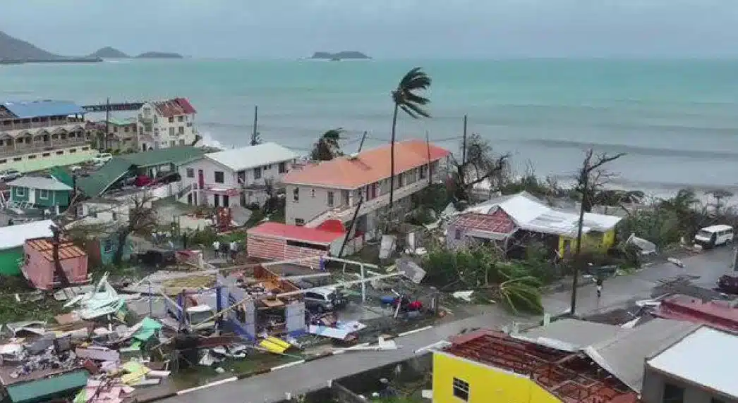 Daños en la isla de Barbados tras el paso del huracán Beryl