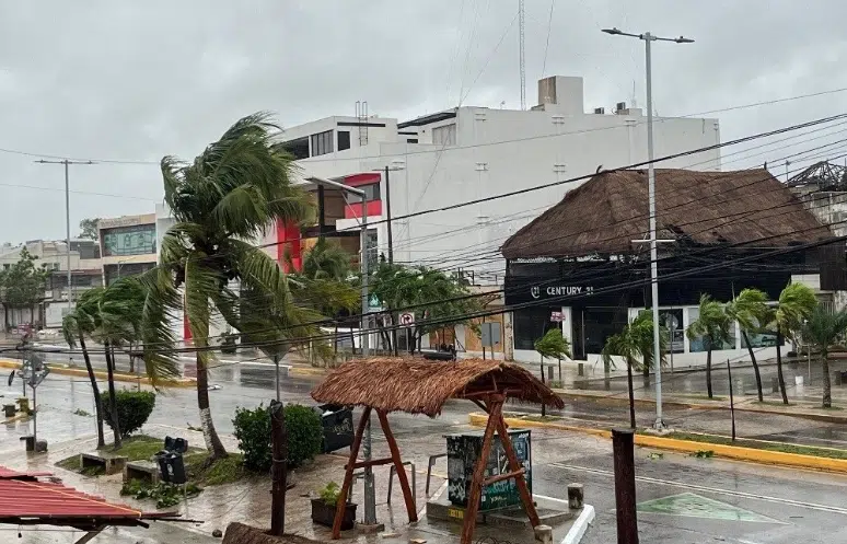 Semar despliega operativo de apoyo en Quintana Roo tras paso de Beryl