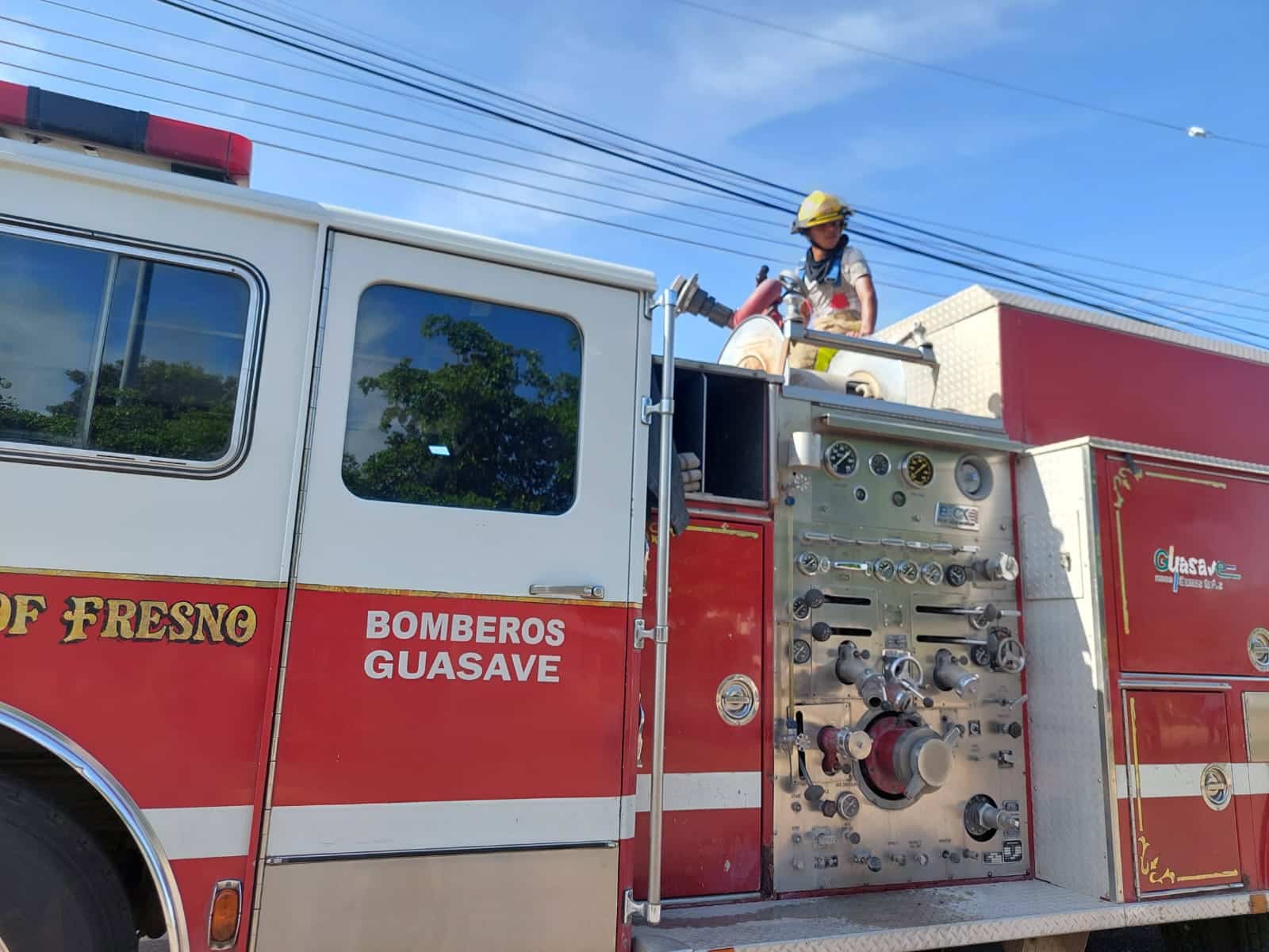 Bomberos Guasave presentes para atender la situación
