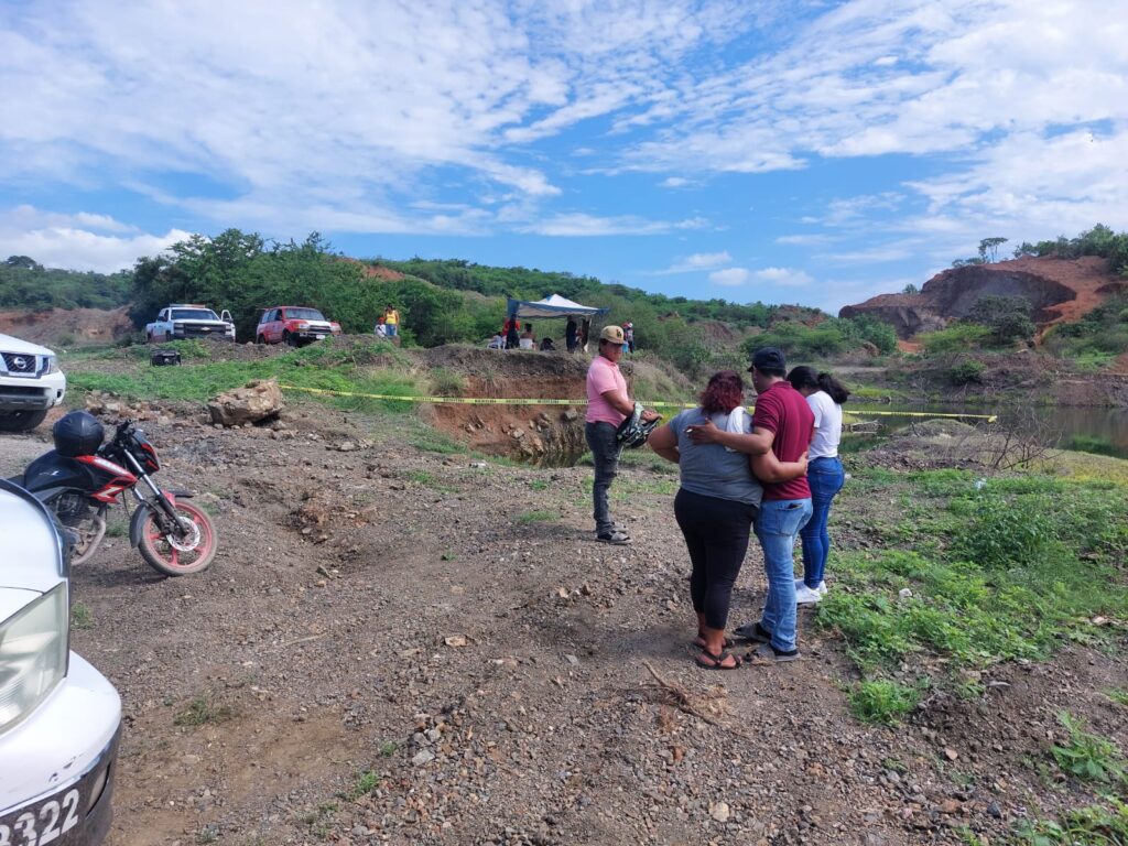 Buzos localizan cuerpo de José Alfredo en la laguna al norte de Mazatlán