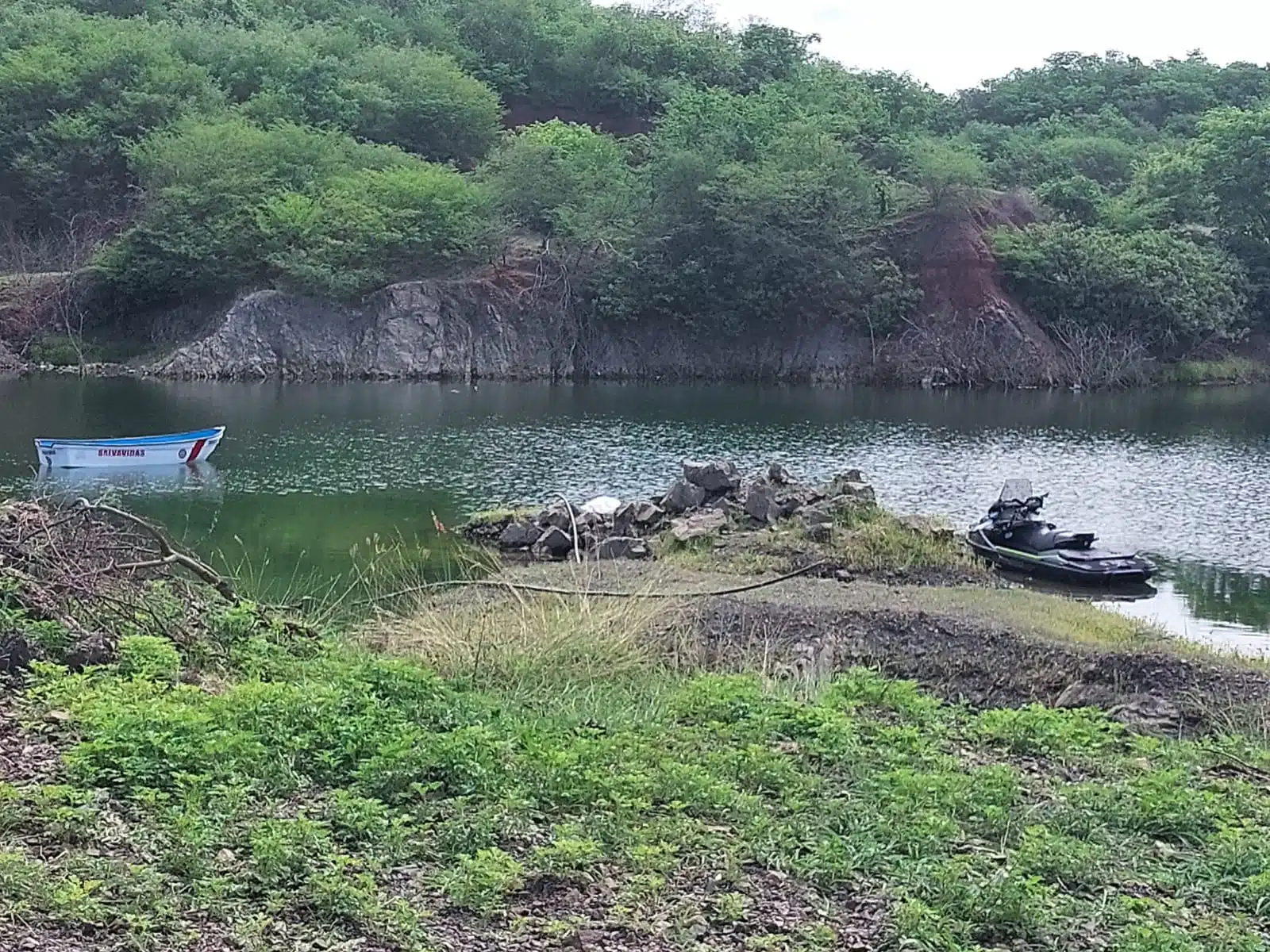 Buzos localizan cuerpo de José Alfredo en la laguna al norte de Mazatlán