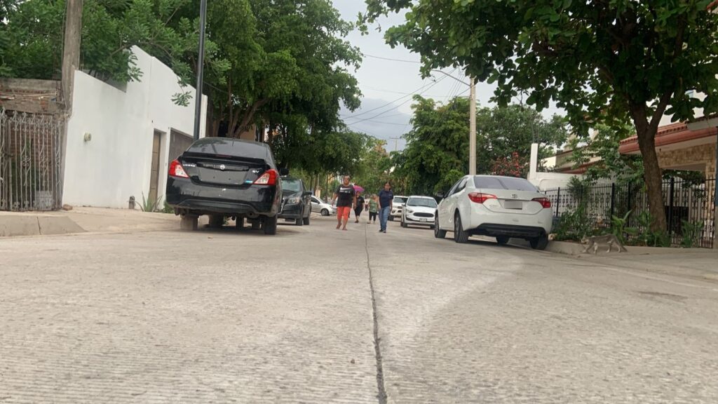 Calle pavimentada en Culiacán