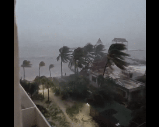 Tulum tras el paso de huracán Beryl