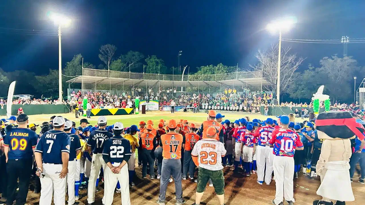 Ceremonia inaugural del Torneo Nacional de Beisbol 9-10 años en Los Mochis