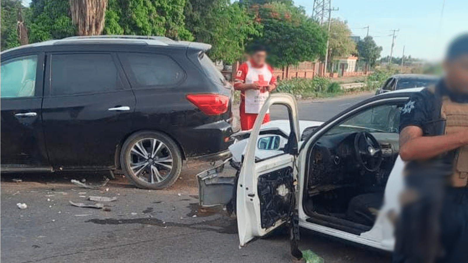 Choque entre dos vehículos en Guasave deja tres lesionados