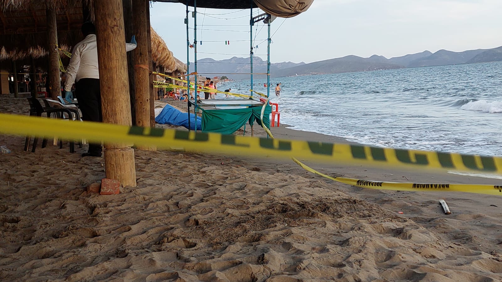 Zona acordonada en la playa El Maviri