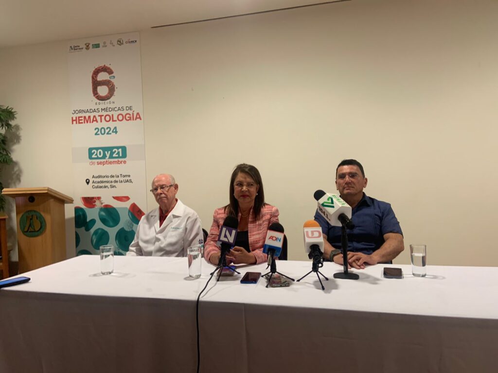 Delia Barraza, empresaria y fundadora de los laboratorios que llevan su mismo nombre, durante la conferencia de prensa