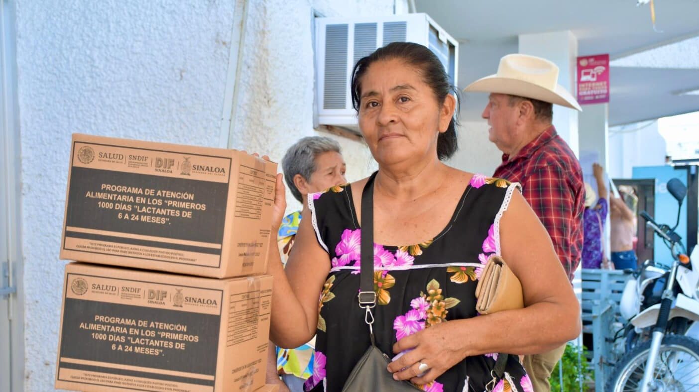 Dividen subsidio de Espacios de Alimentación y entregan despensas Salvador Alvarado