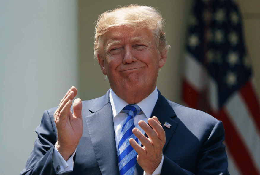 Donald Trump celebra retiro de Joe Biden de la contienda electoral