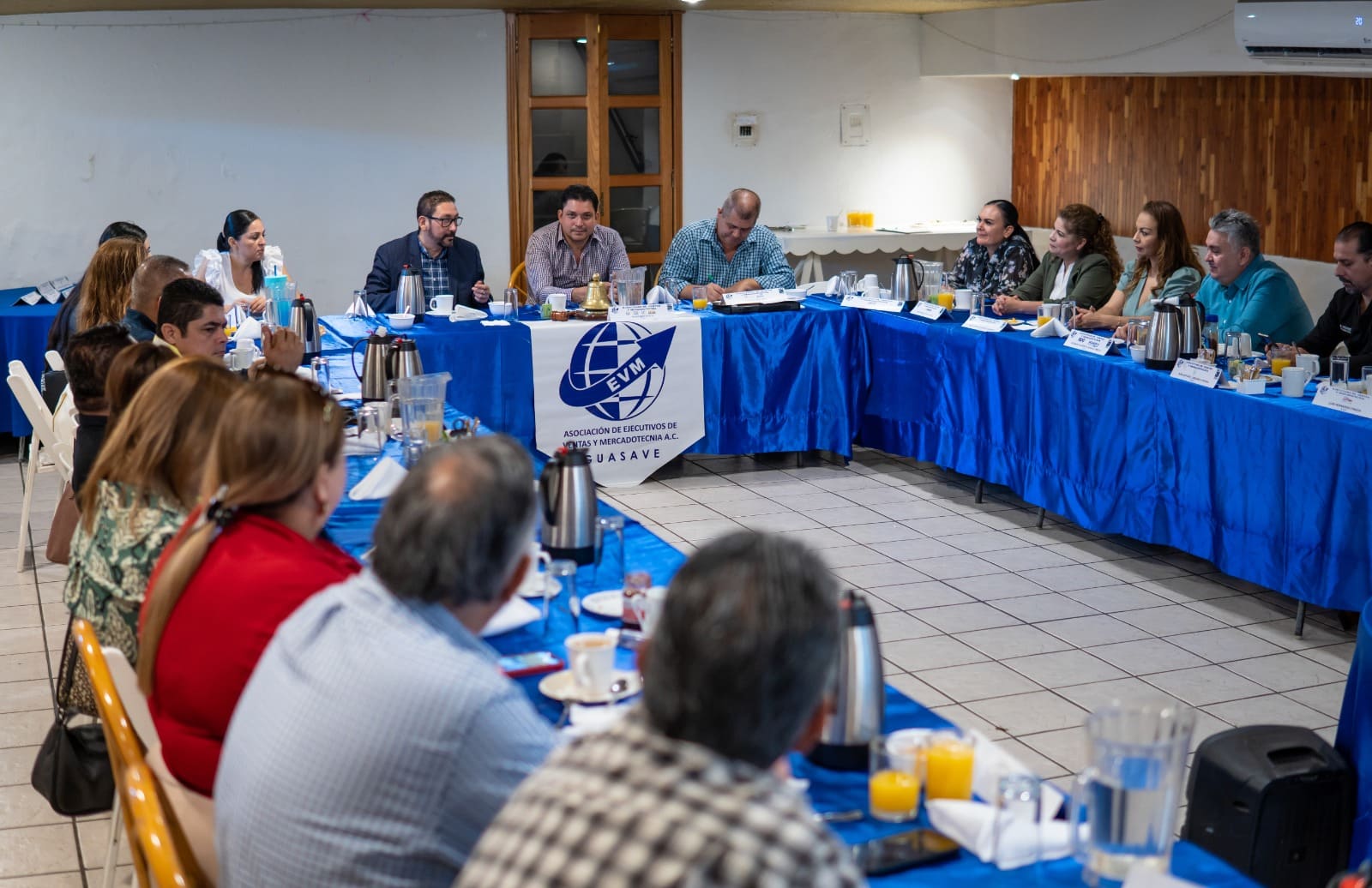 Ahuizotl López en un encuentro con EVM Guasave