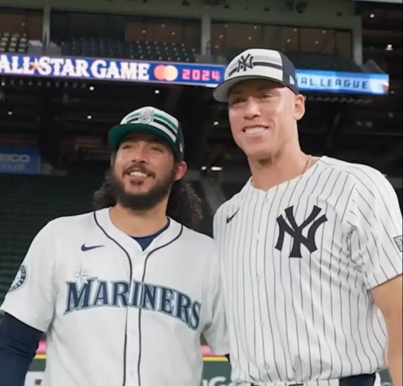 El mexicano Andrés Muñoz y el líder jonronero de MLB, Aaron Judge