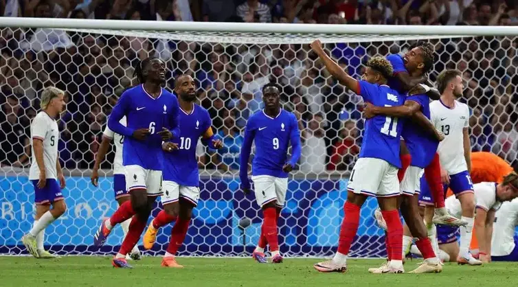 Francia golea 3-0 a Estados Unidos en los Juegos Olímpicos de París