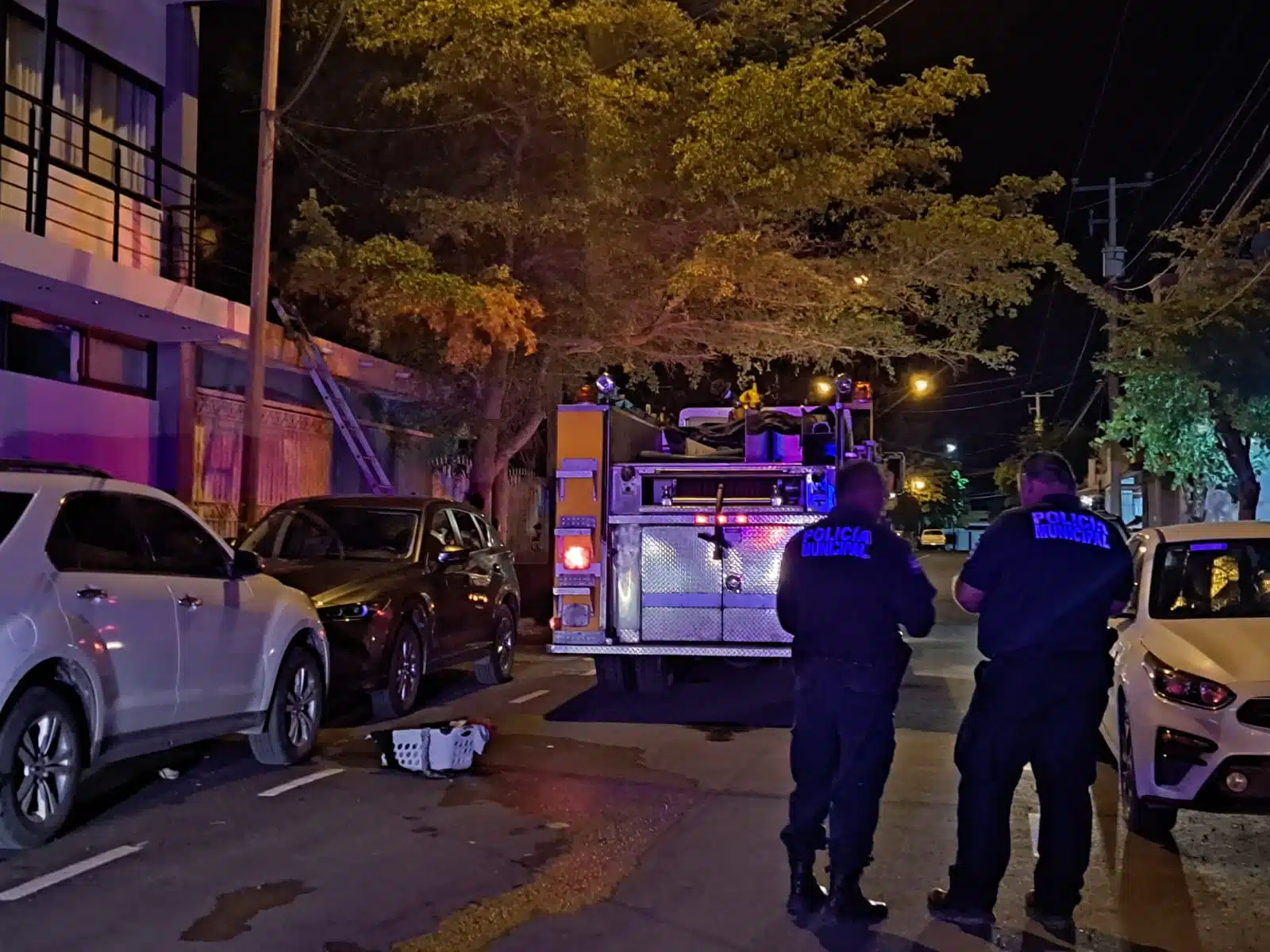 Fuga de gas provoca explosión en departamentos de Guamúchil