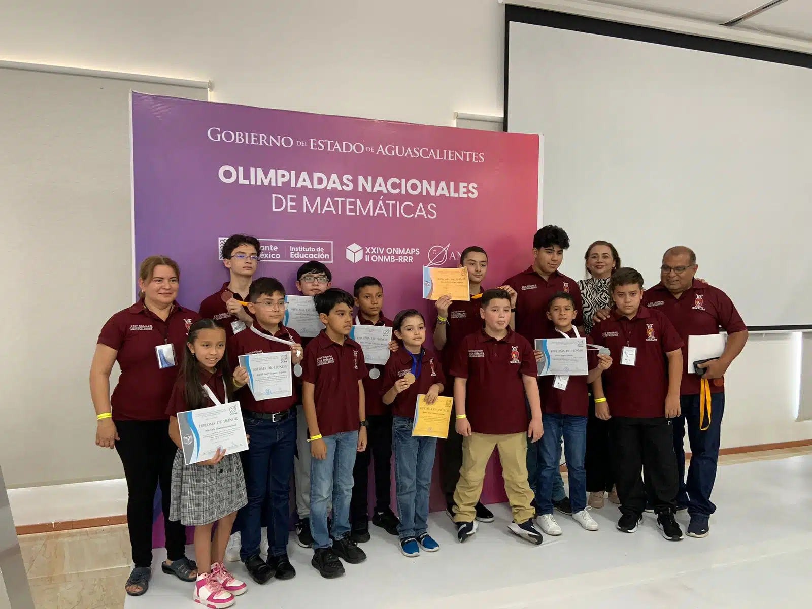 Ganan sinaloeneses 9 medallas en Olimpiada Nacional de Matemáticas
