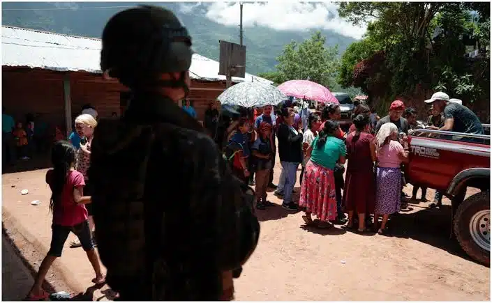 Guatemala otorga estatus migratorio a 207 mexicanos en busca de refugio