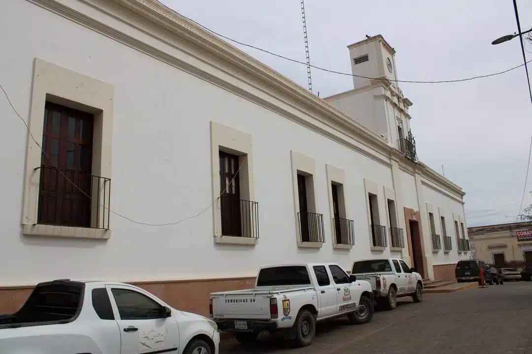 Guerreros Unidos toma el Ayuntamiento de Sinaloa municipio