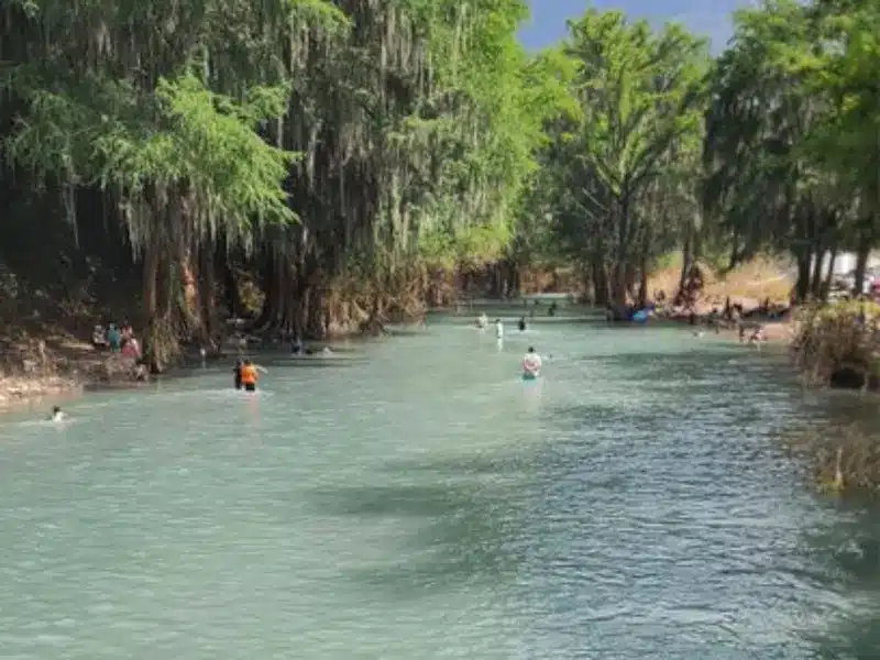 Hallan a joven sin vida en río de Nuevo León