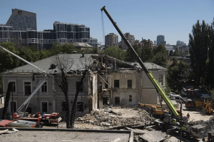 Rusia niega responsabilidad en ataque a hospital infantil en Kiev