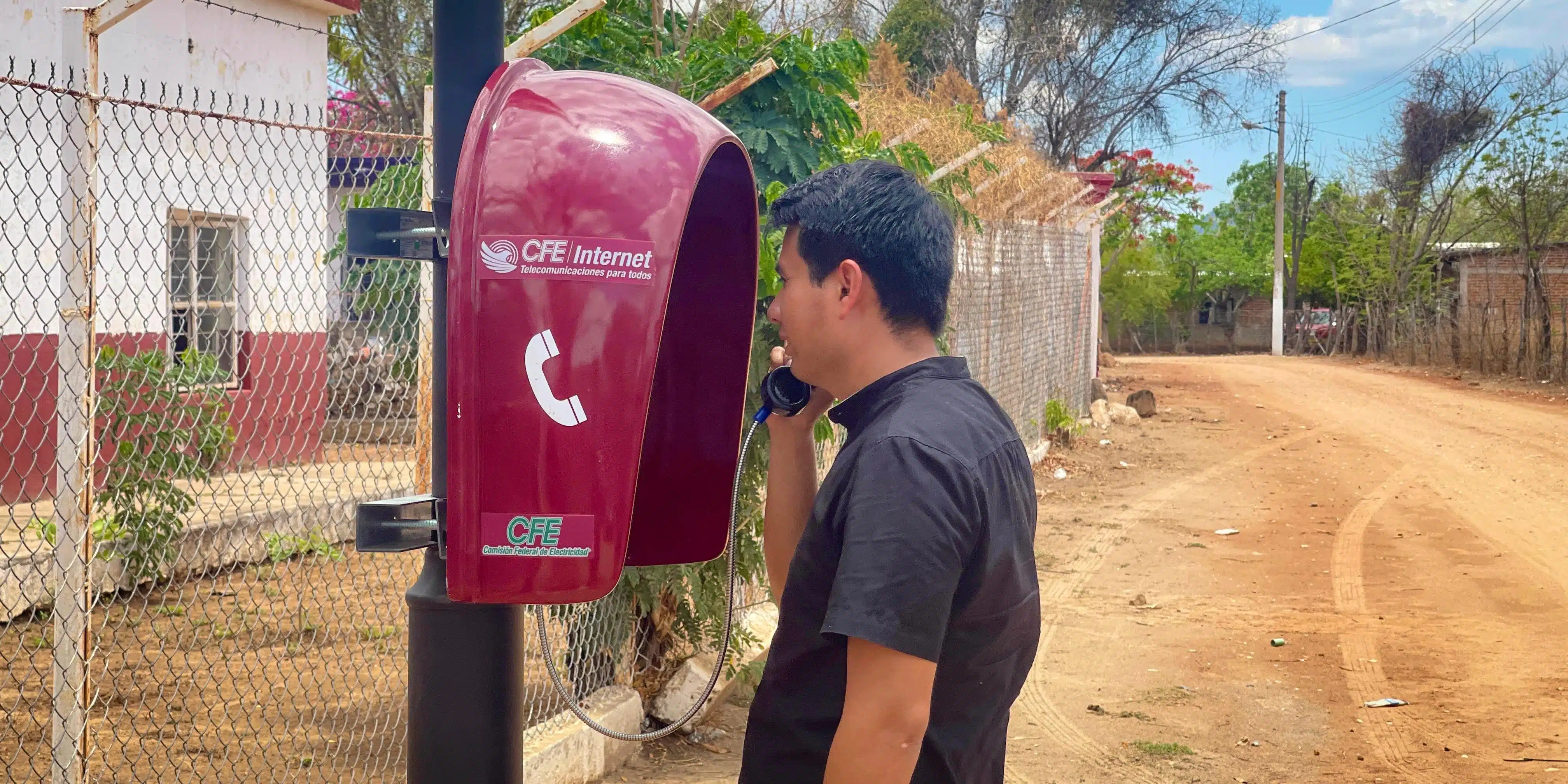 Instalan con éxito cabinas telefónicas en Tetaroba y El Realito en El Fuerte