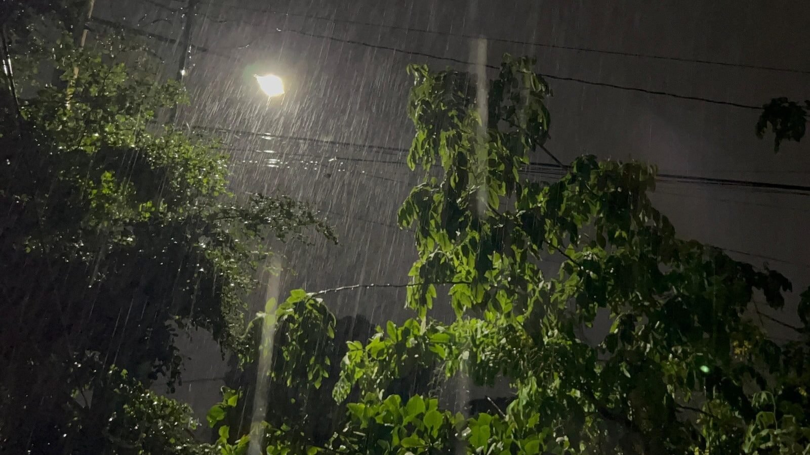 Culiacán cierra la semana con intensa lluvia en diferentes sectores