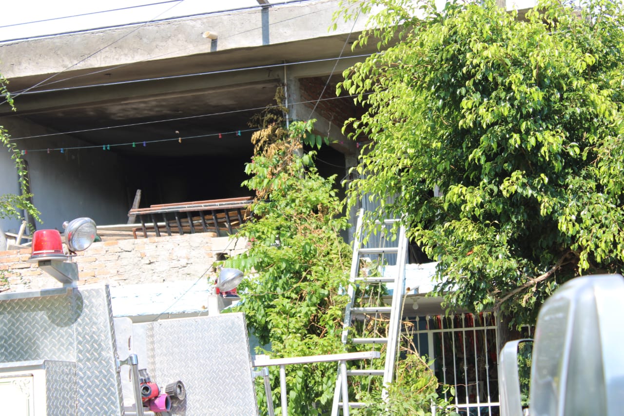 Casa que se incendió en la colonia 20 de Noviembre en Mazatlán