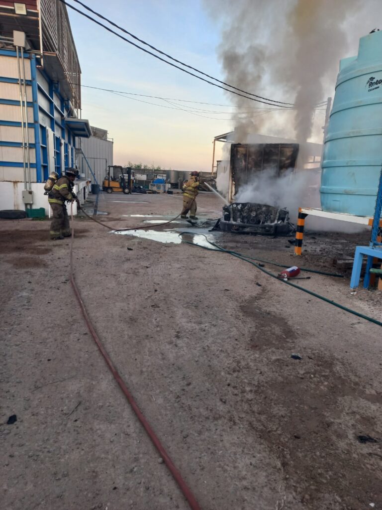 Incendio en empresa jaibera en Guasave