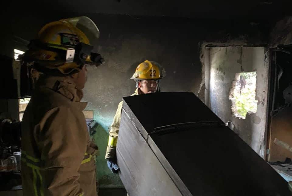 Incendio en un domicilio de El Huitussi, Guasave