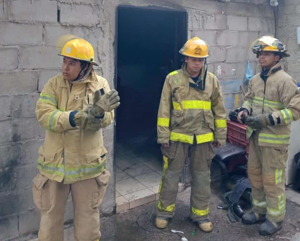 Incendio en un domicilio de El Huitussi, Guasave