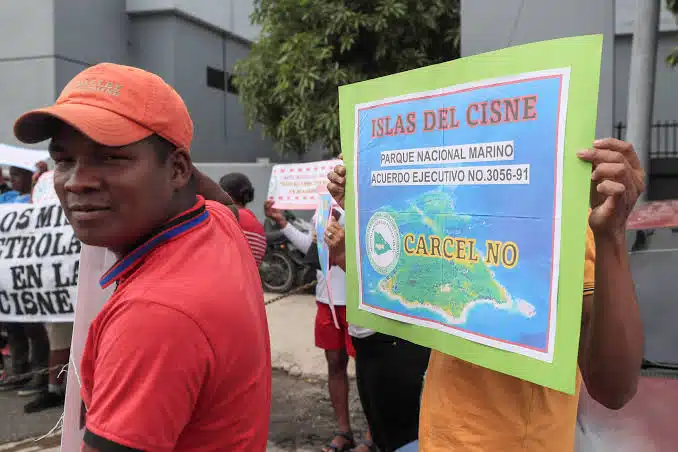 Indígenas hondureños protestan contra construcción de cárcel en Islas del Cisne