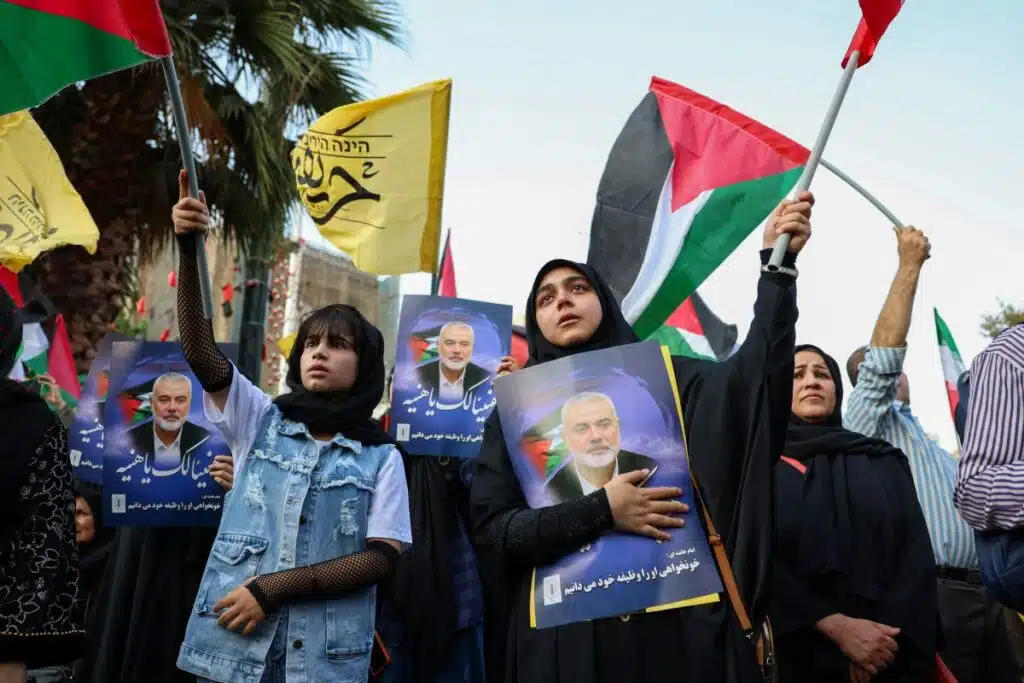 Iraníes protestan por el asesinato del líder de Hamás en Teherán