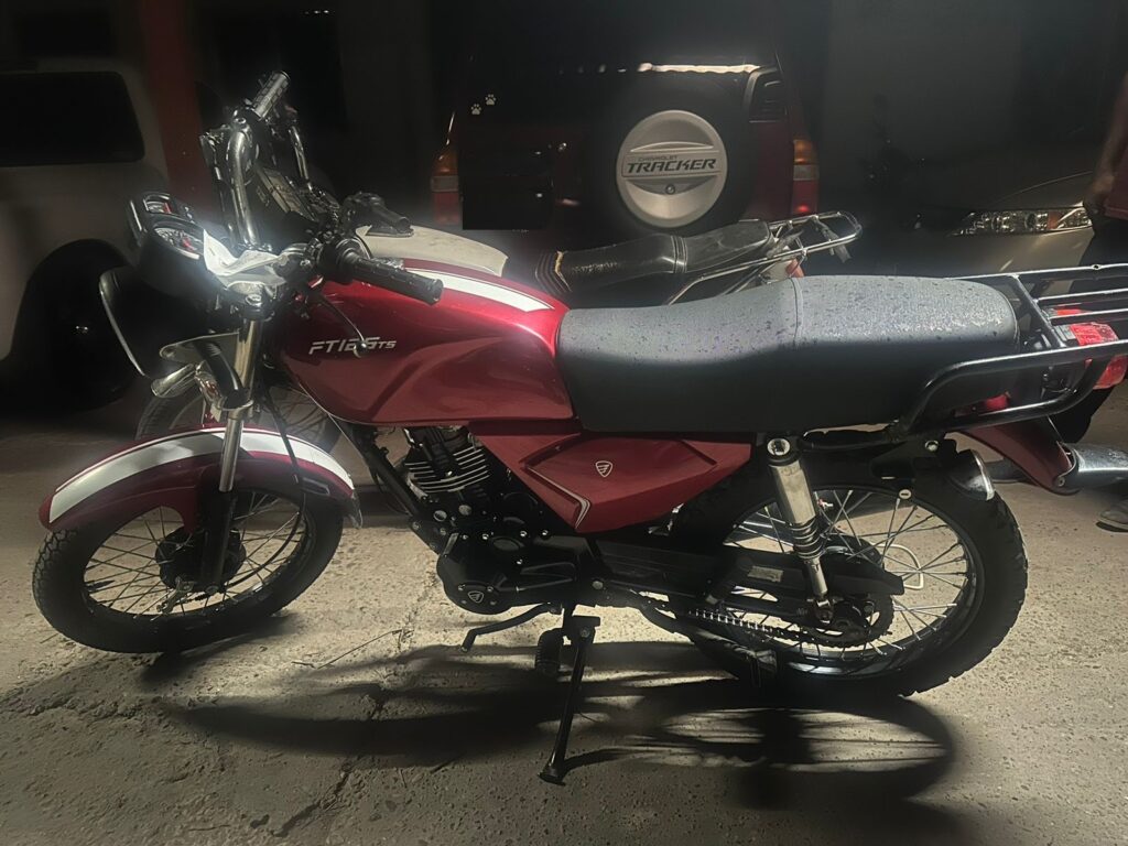 Esta es la motocicleta que conducía Jesús Emanuel al momento de ser detenido en Los Mochis.