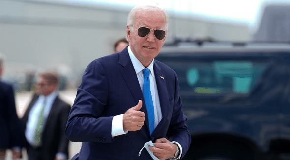 Joe Biden se recupera del Covid-19 y regresa a Washington
