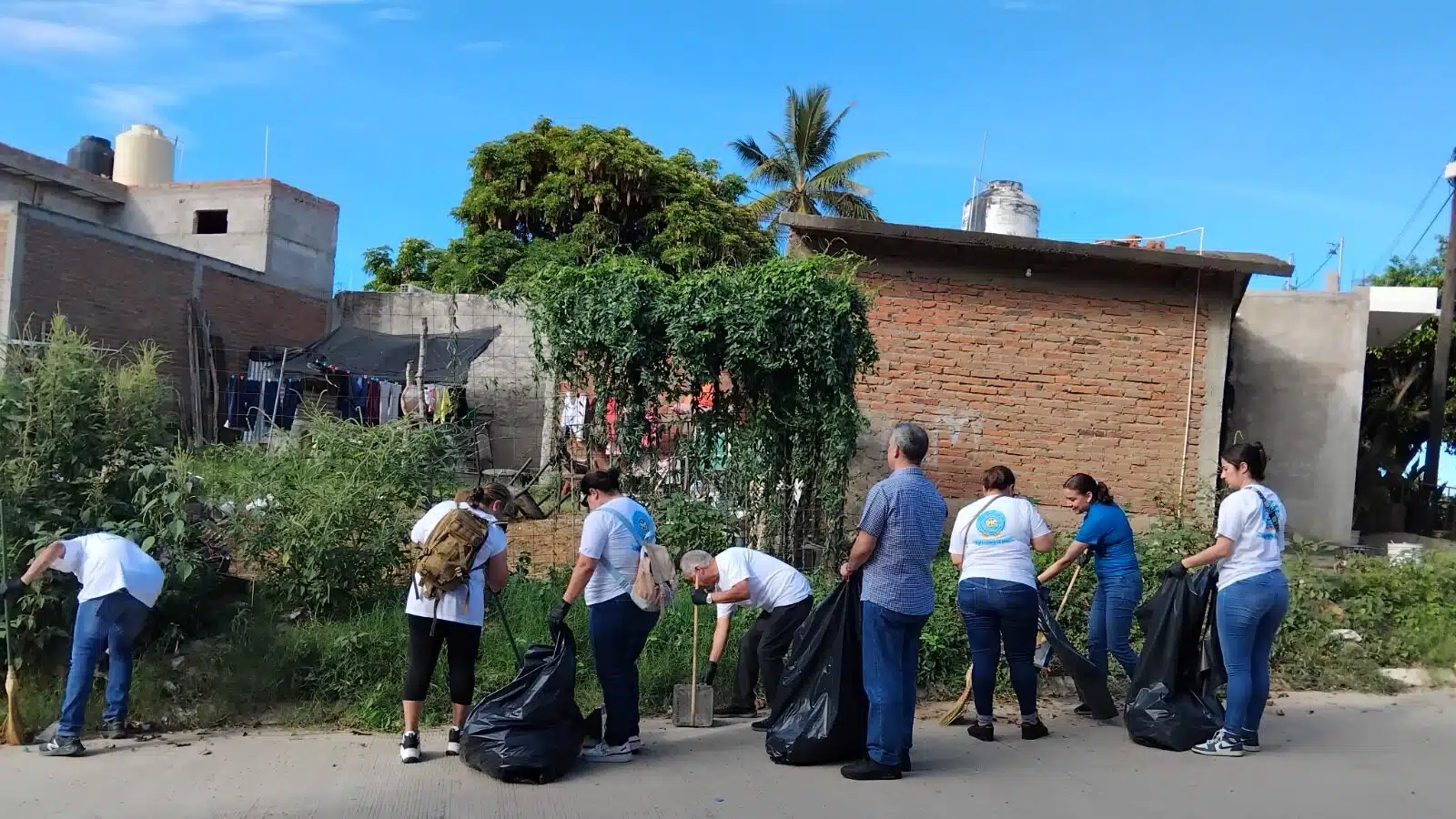 Jumapam realiza jornada de saneamiento en la colonia Genaro Estrada