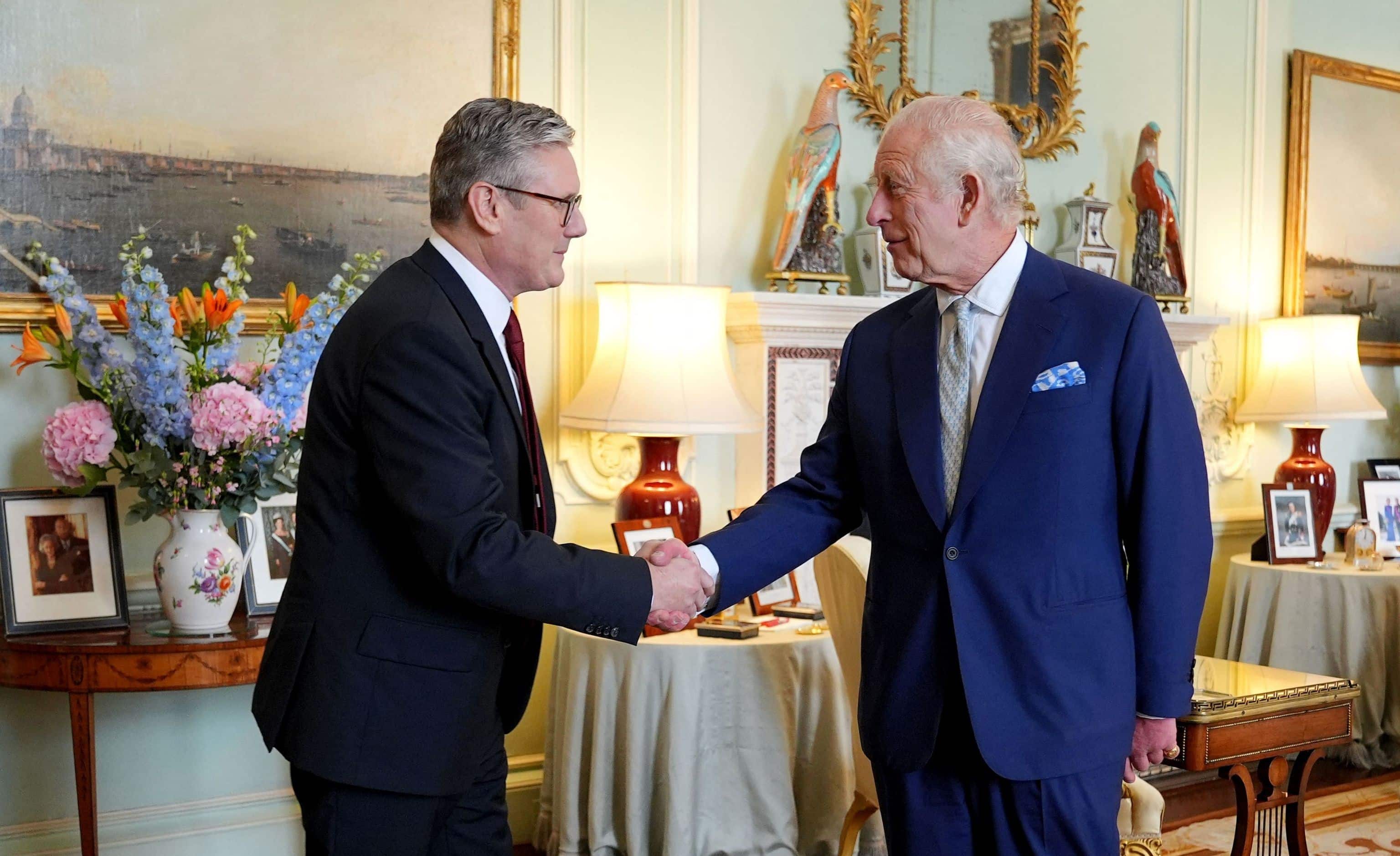 Keir Starmer y el rey Carlos III