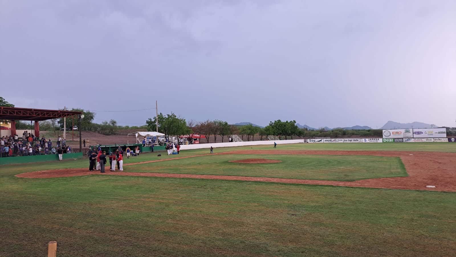 Juego entre Garbanceros de Guamúchil y Águilas de La Trinidad