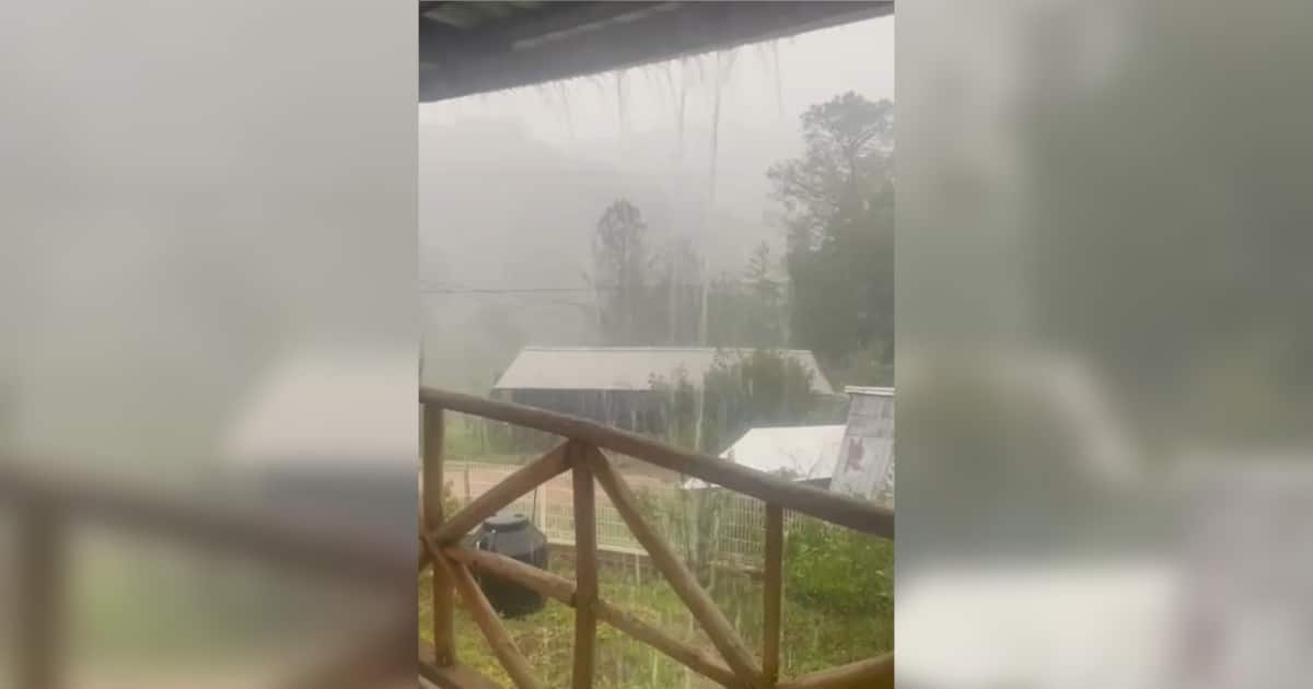 Fuerte lluvia en zona de Surutato