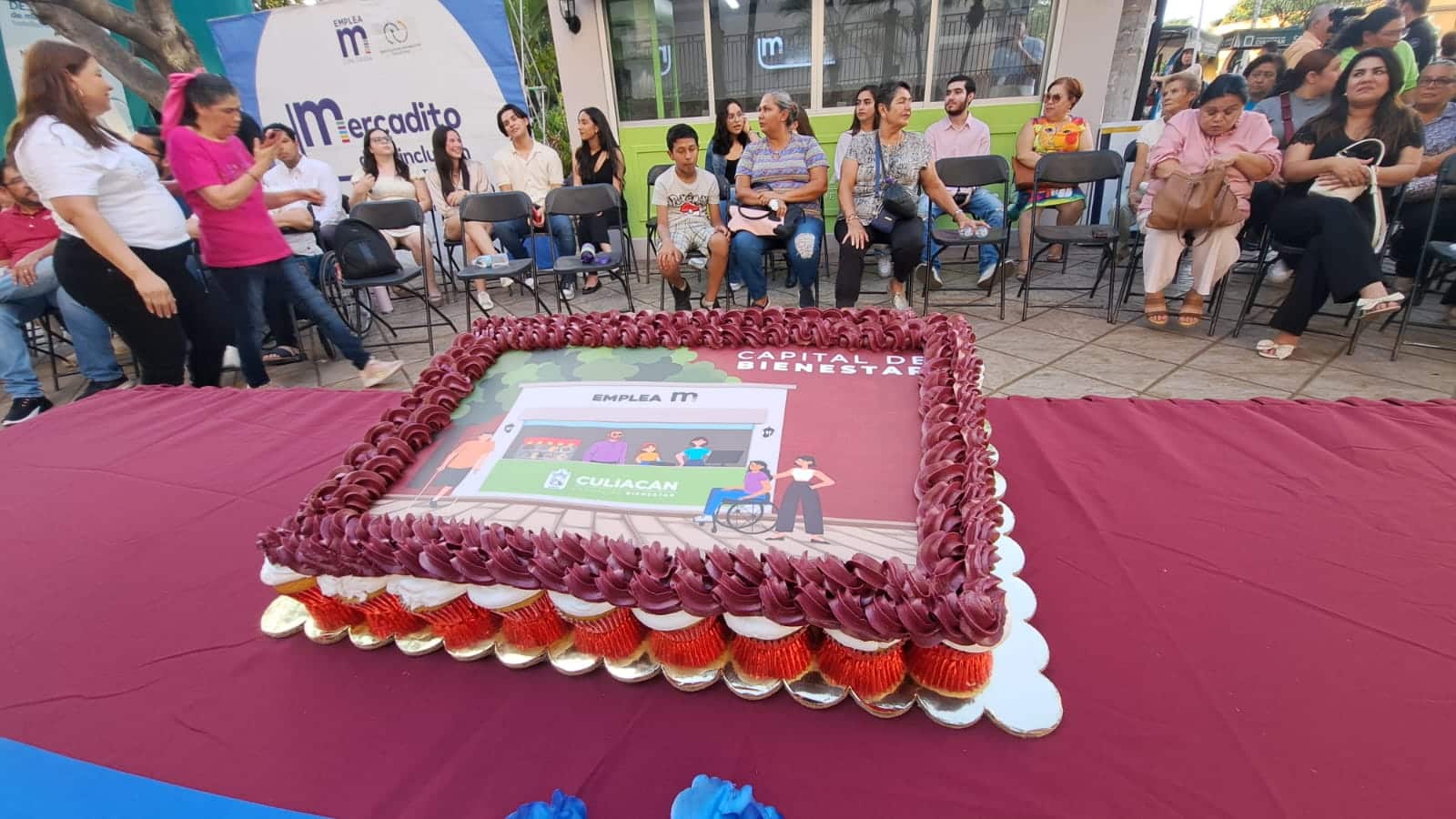Arranca el mercadito de la inclusión en la plazuela Álvaro Obregón