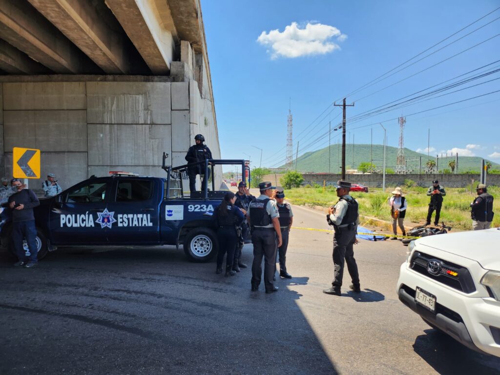 Muere motociclista al impactar con vehículo al sur de Culiacán