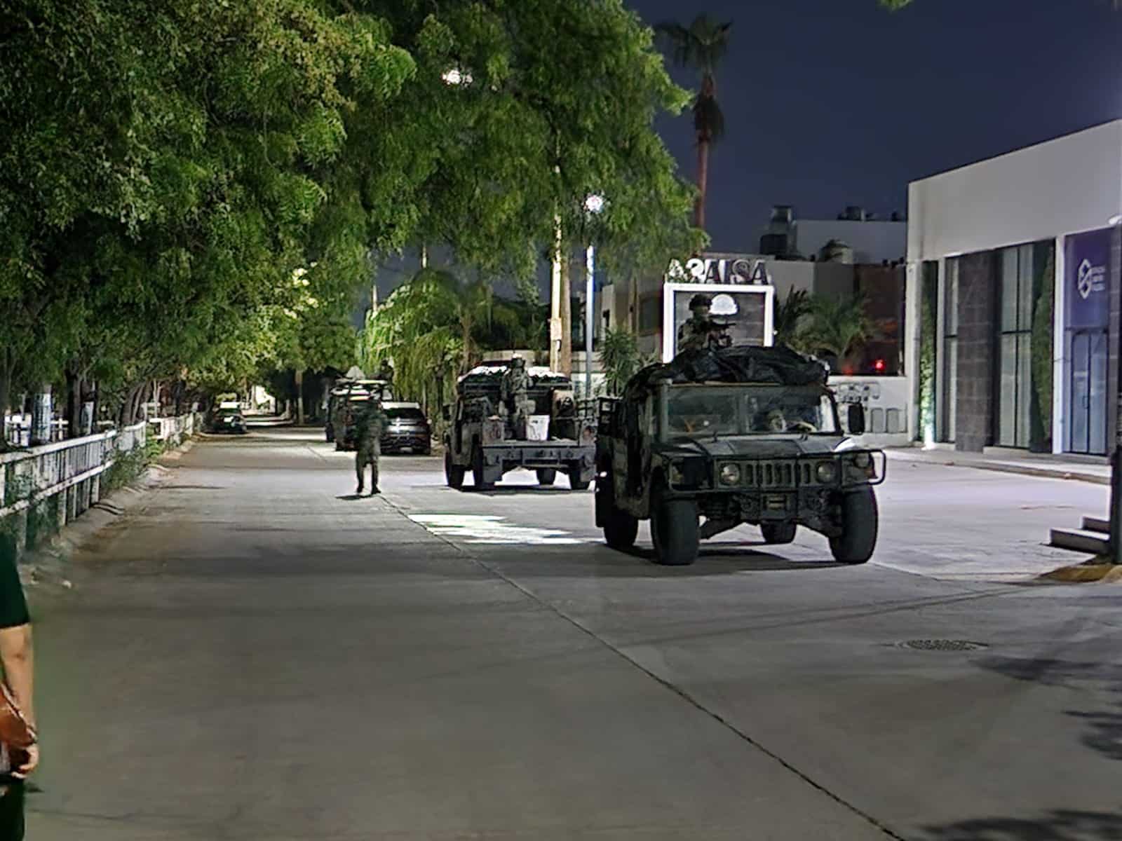 Operativo del Ejército Mexicano a las afueras de una privada en Culiacán