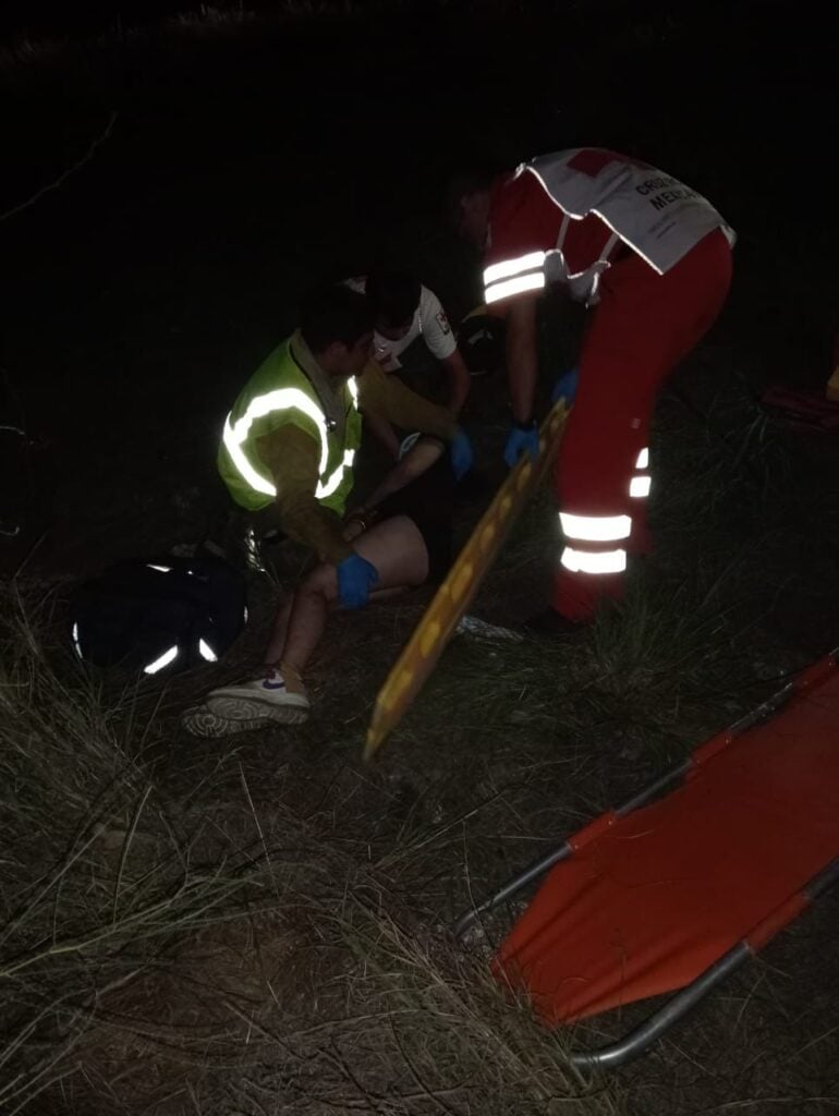 Paramedicos auxilian en volcadura en Guasave