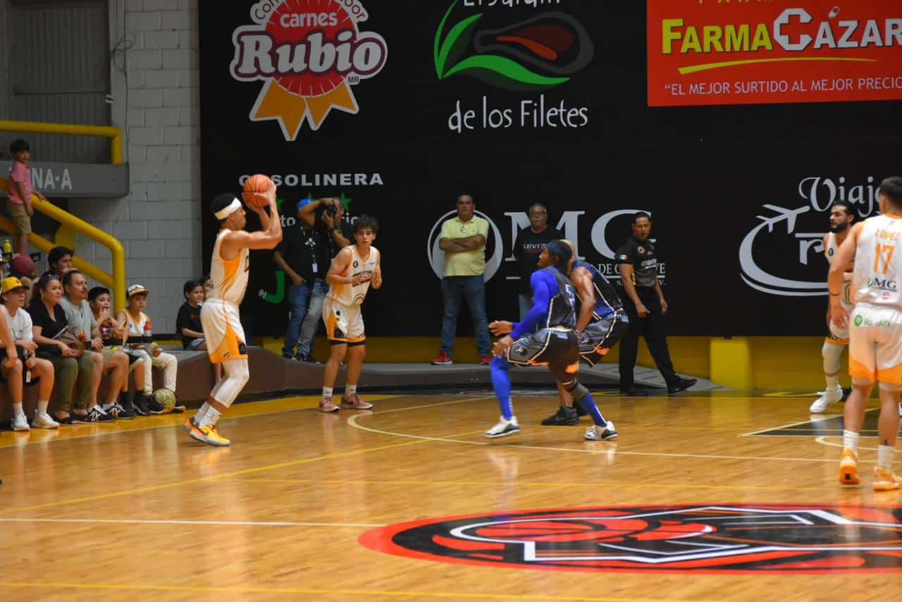 Pelícanos de Cabo San Lucas y Frayles de Guasave protagonizaron un “electrizante” juego en el Cibapac