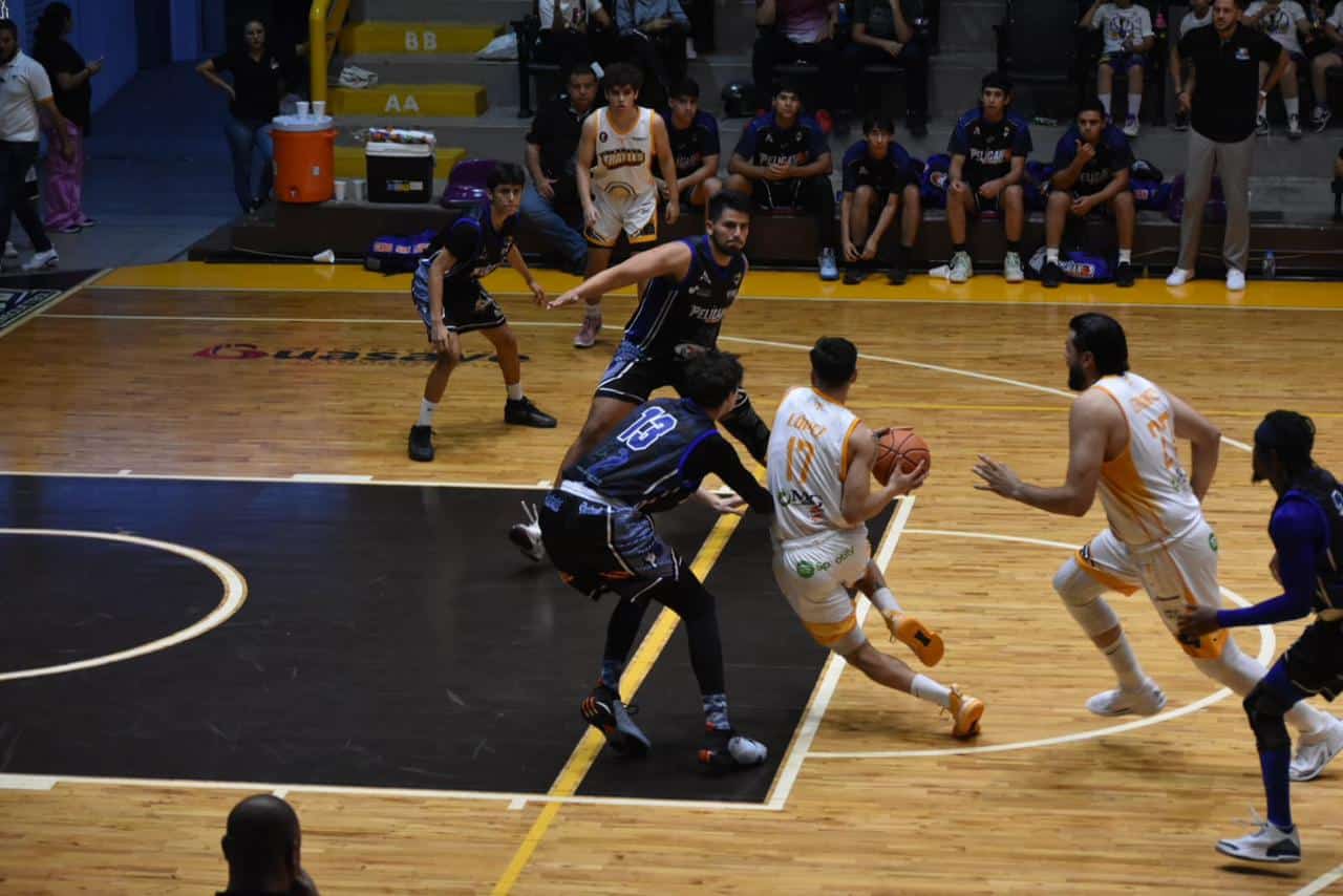 Pelícanos de Cabo San Lucas y Frayles de Guasave protagonizaron un “electrizante” juego en el Cibapac
