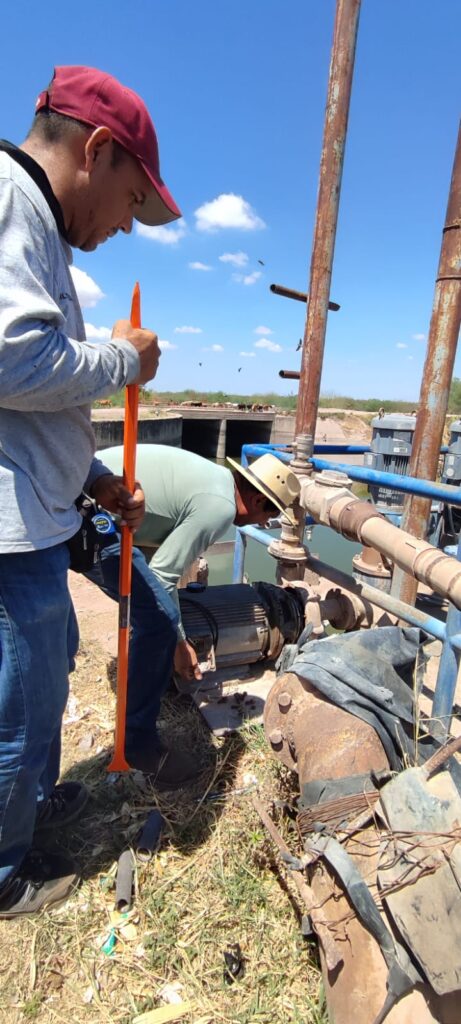 Reparando planta Tres Garantías en El Fuerte