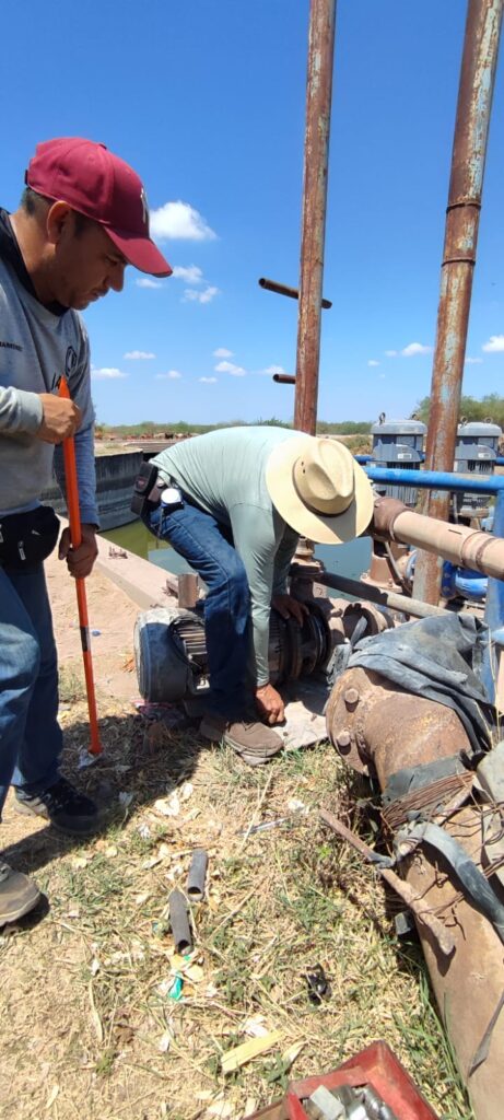 Reparando planta Tres Garantías en El Fuerte