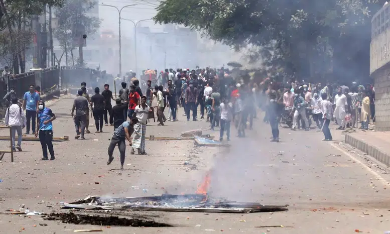 Protestas estudiantiles dejan 19 muertos en Bangladesh