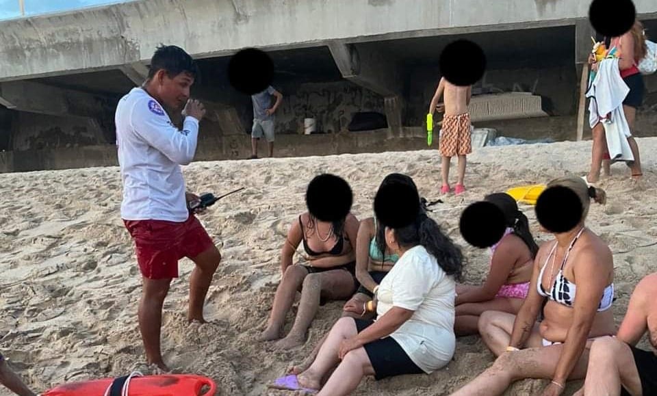 Salvavidas de Mazatlán rescatan a bañistas
