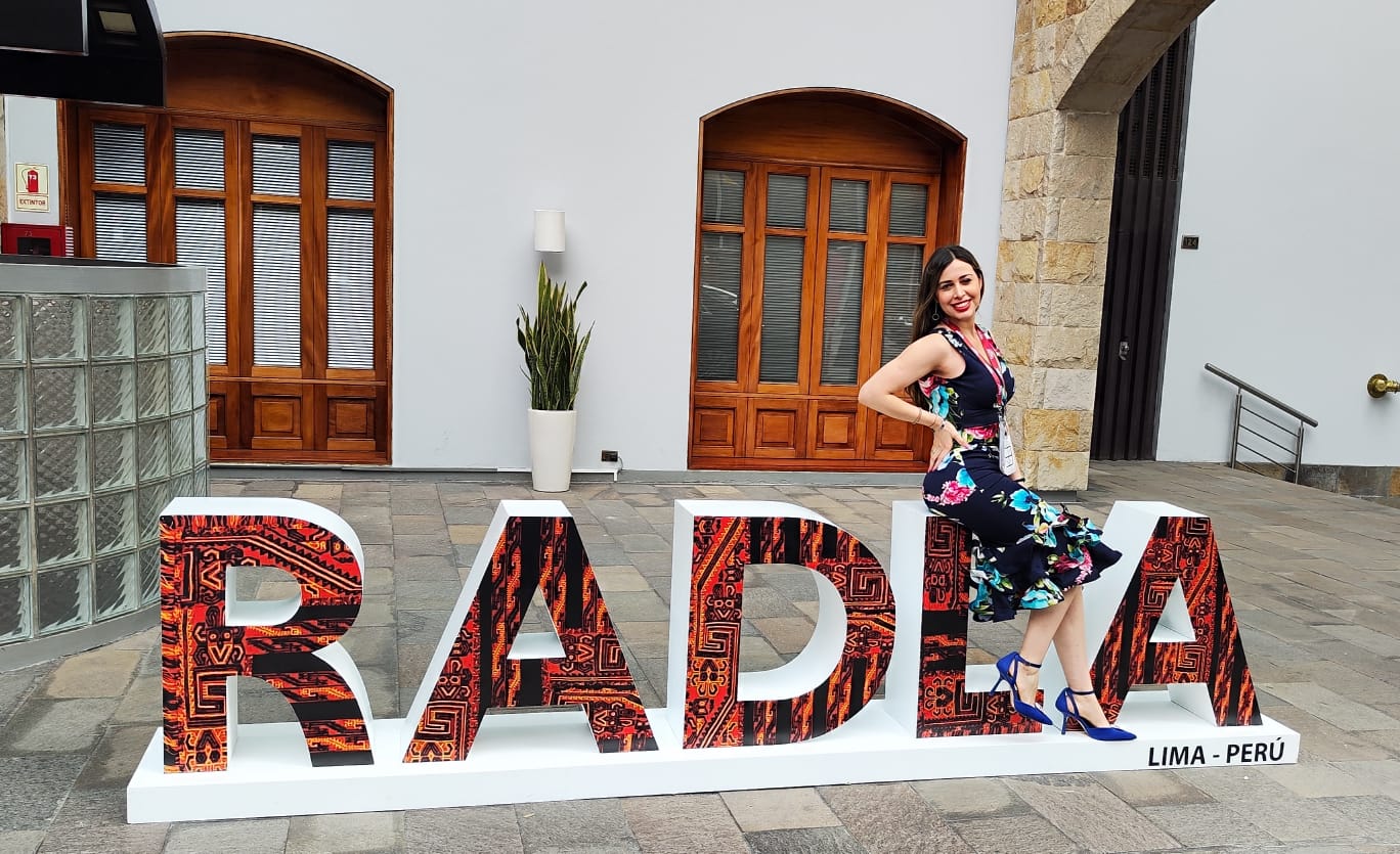 Scarleth Ahumada Félix, dermatóloga y tricóloga originaria de Guasave, en Lima, Perú