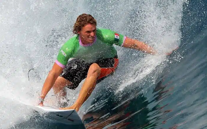Surfista mexicano Alan Cleland